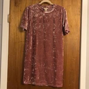 NWT Yelete Pink Crushed Velvet Dress Size Medium